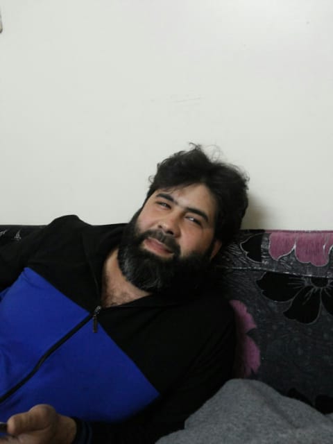 صورة الشهيد غياث محمد بشير ليلا